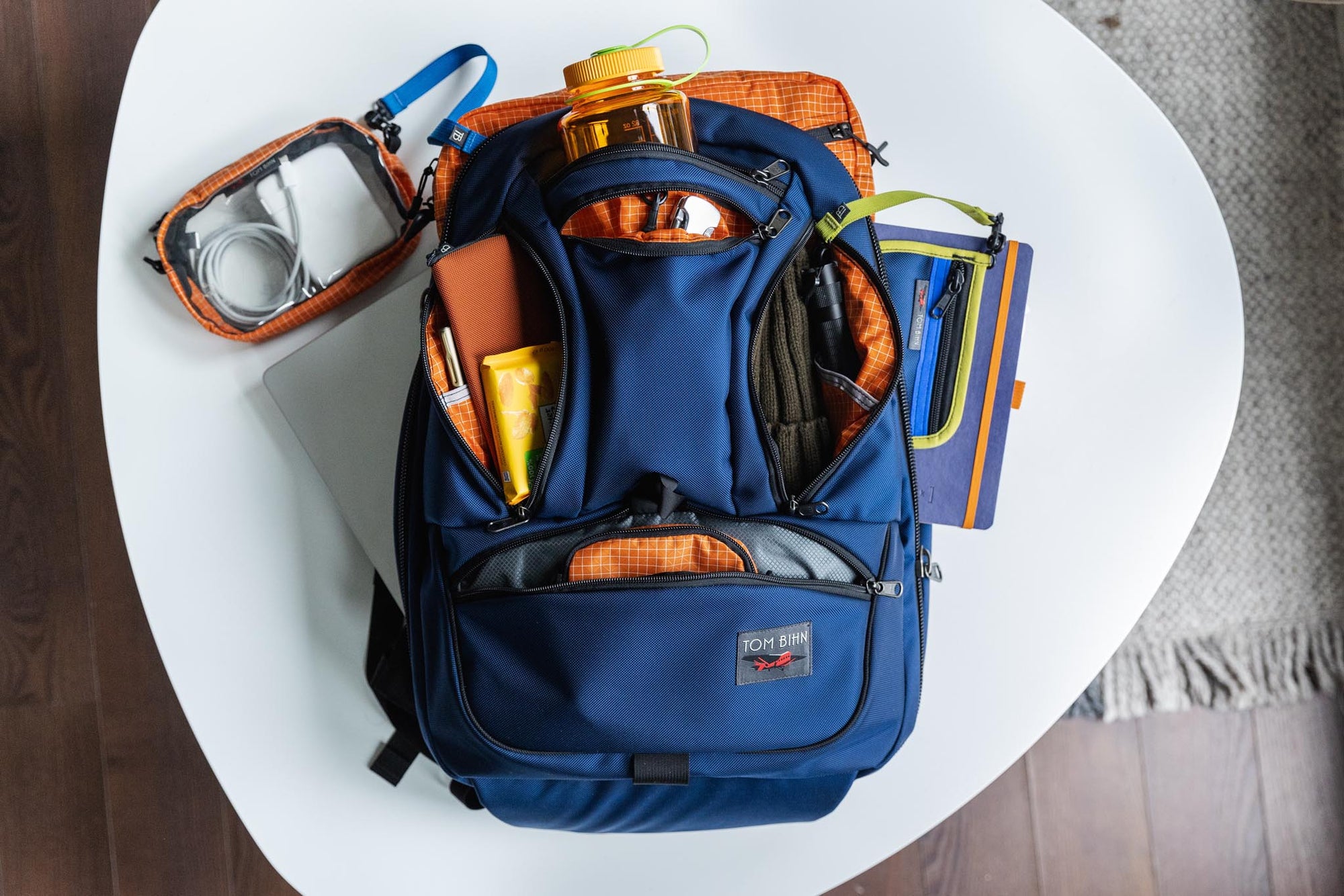 visible lifestyle^^A Synik 30 filled with many accessories.